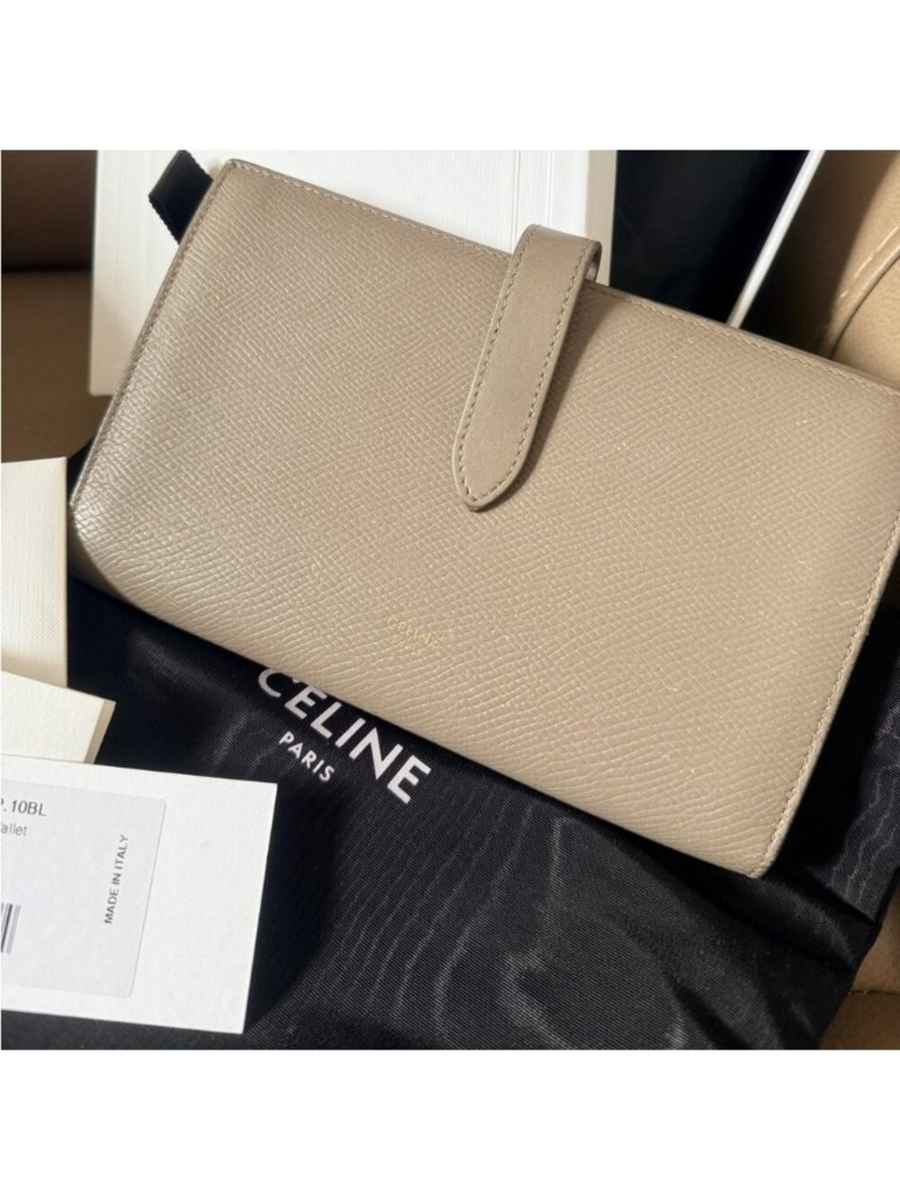 Celine Large Strap Wallet in Grained Calfskin Pebble Taupe/Gray Authentic - Picture 2 of 16